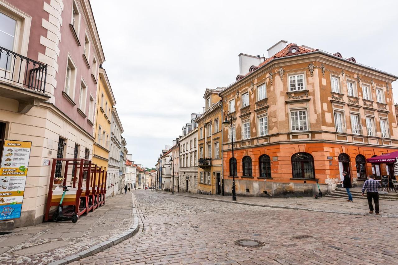 Old Town Market Place * Warsaw